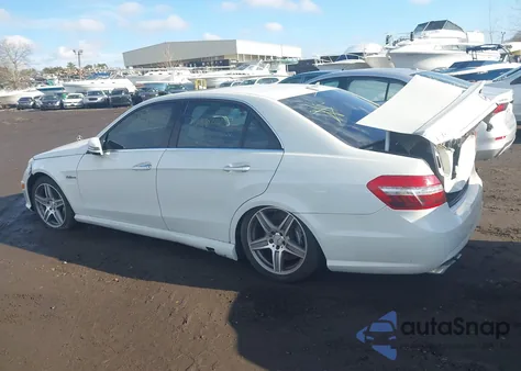 2010 Mercedes-Benz E 63 Amg z USA, uszkodzony, nr VIN WDDHF7HB0AA095578